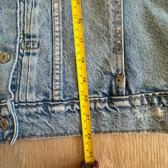Old Navy Jean Jacket - Size M - Picture 3 of 5